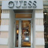 В Санкт-Петербурге закрылась половина бутиков торговой сети Guess